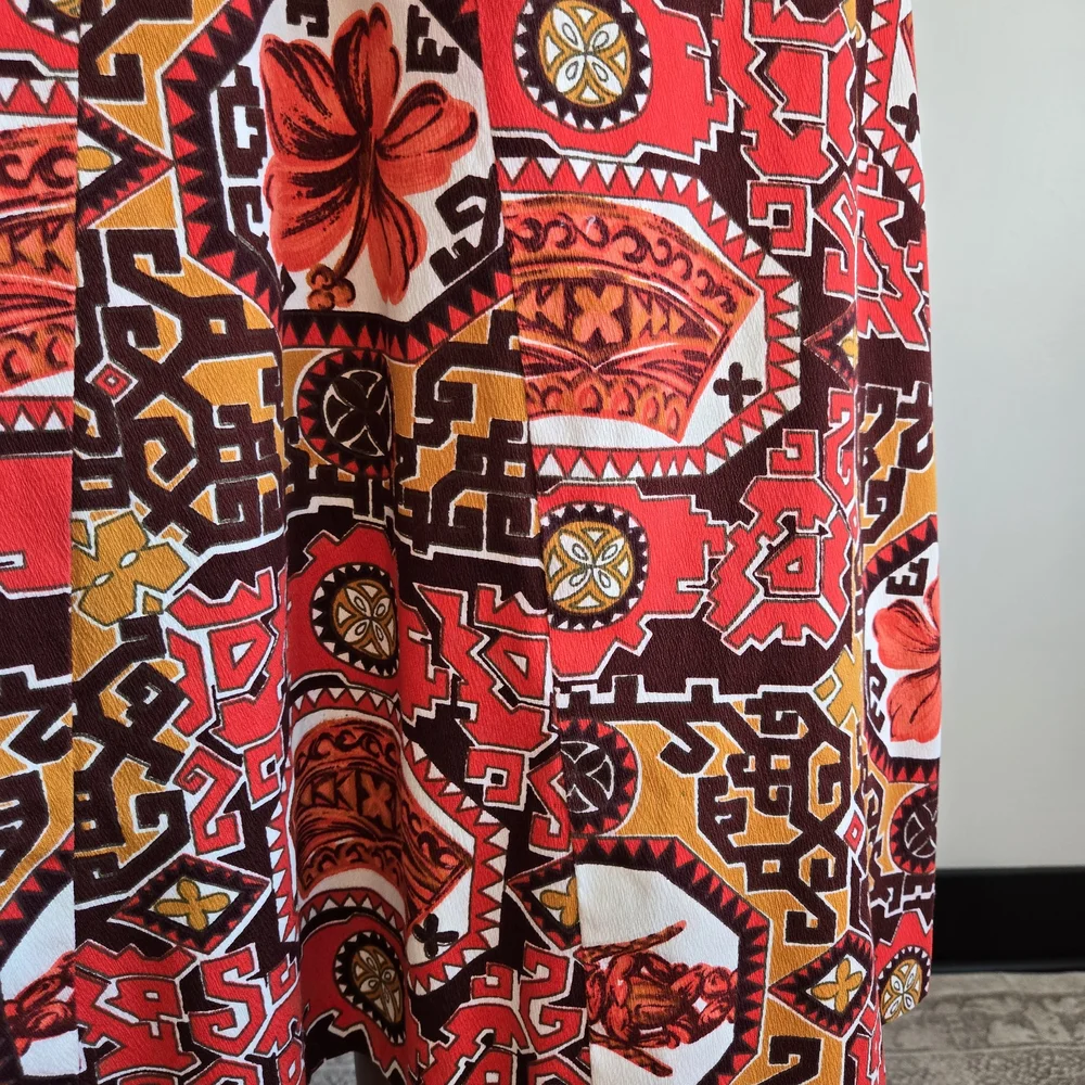 Vibrant Barkcloth Vintage Dress - Picture 5 of 13